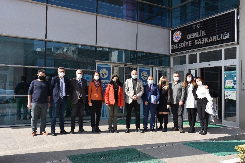 Gemlik Belediyesi’nde Toplu Sözleşme Sevinci