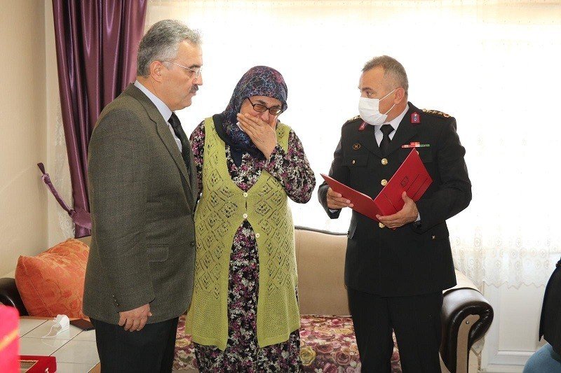 Eskişehirli Gara Şehidinin Şehadet Belgesi Annesine Teslim Edildi