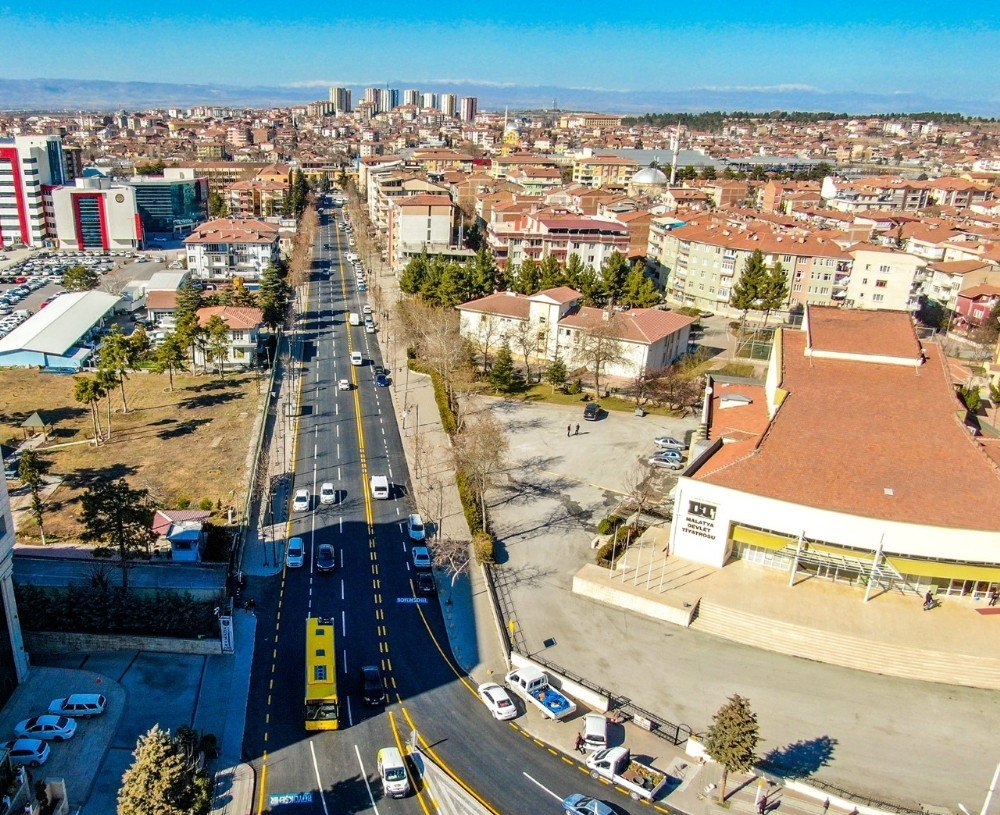 Malatya’da İ̇stasyon Caddesi Yenilendi