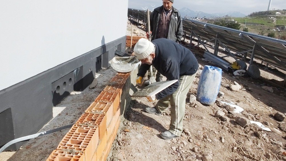 Balıkesir’de 85’lik Osman Dede Çalışkanlığı İle Gençlere Örnek Oldu