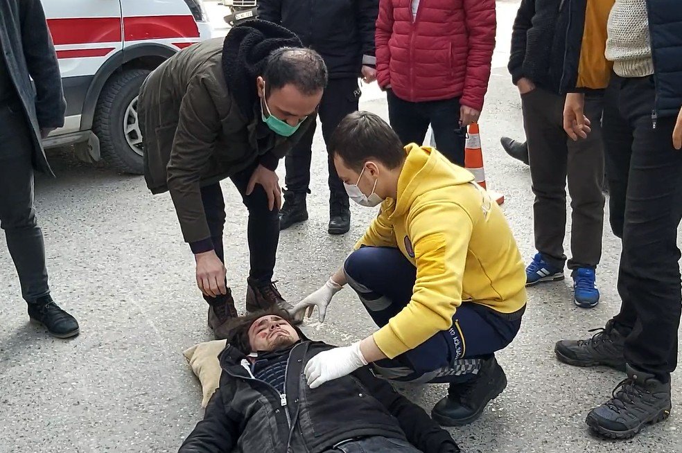 Motosiklet İle Otomobilin Çarpıştığı Kaza Kamerada