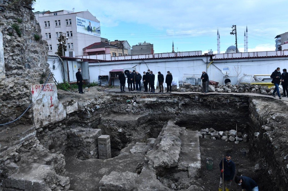 Başkan Zorluoğlu, Pazarkapı’da İncelemelerde Bulundu