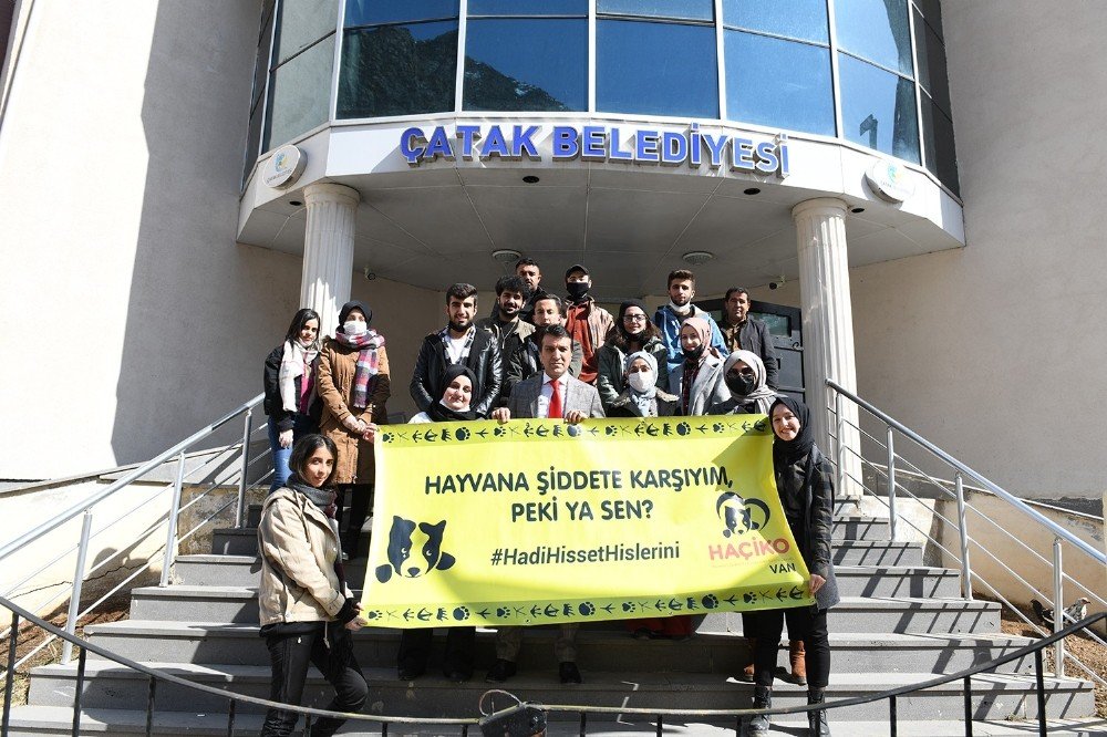 Çatak’ta Sokak Hayvanları İçin Mama Bırakıldı