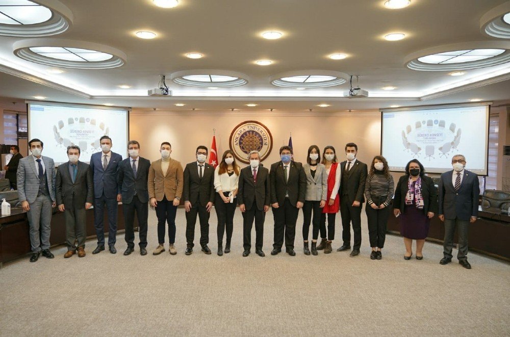 Rektör Ünüvar, Öğrencilerin Problemlerini Ve Taleplerini Dinledi