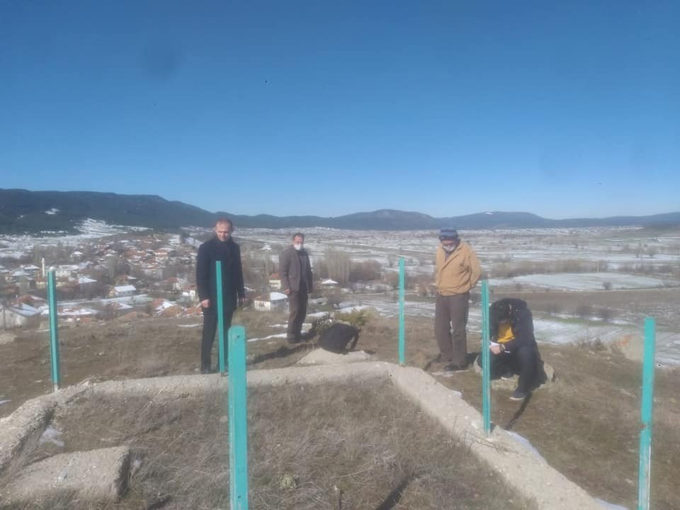 Dumlupınar’da Şehitlik Bakım Ve Onarım Çalışmaları