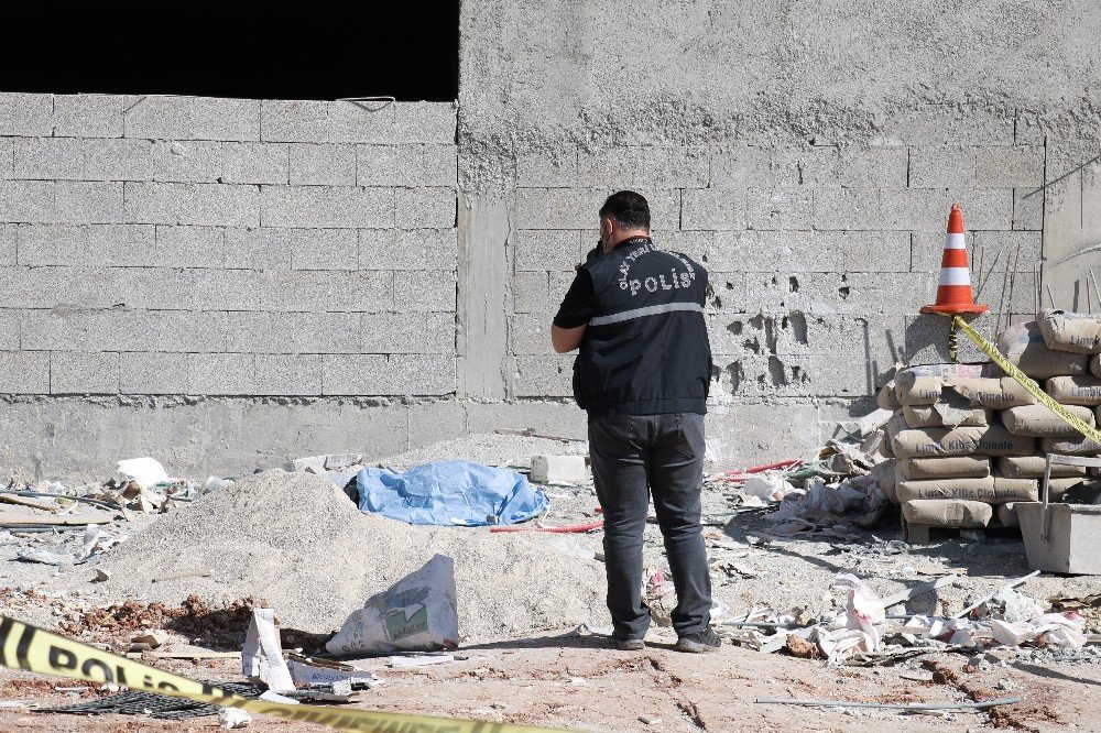 İ̇nşaatın 9’uncu Katından Düşen İşçi Hayatını Kaybetti