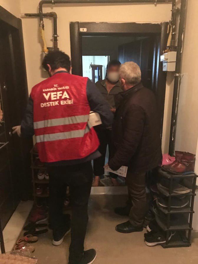 Karabük’te Karantinadaki Apartmana Vefa’dan Yardım