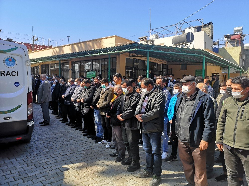 Mersin’de Yanarak Ölen 2 Küçük Kardeş Gözyaşları Arasında Toprağa Verildi