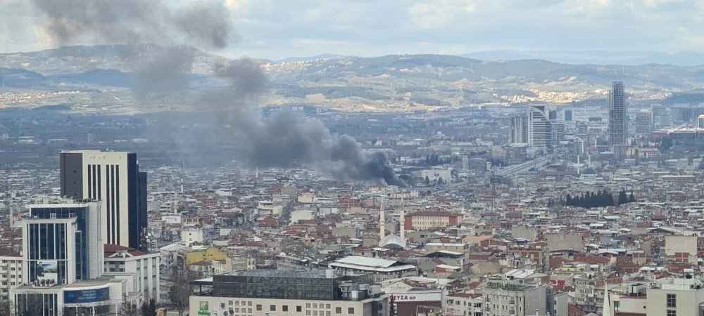 Bursa’da Büyük Yangın...dumanlar Gökyüzünü Kapladı