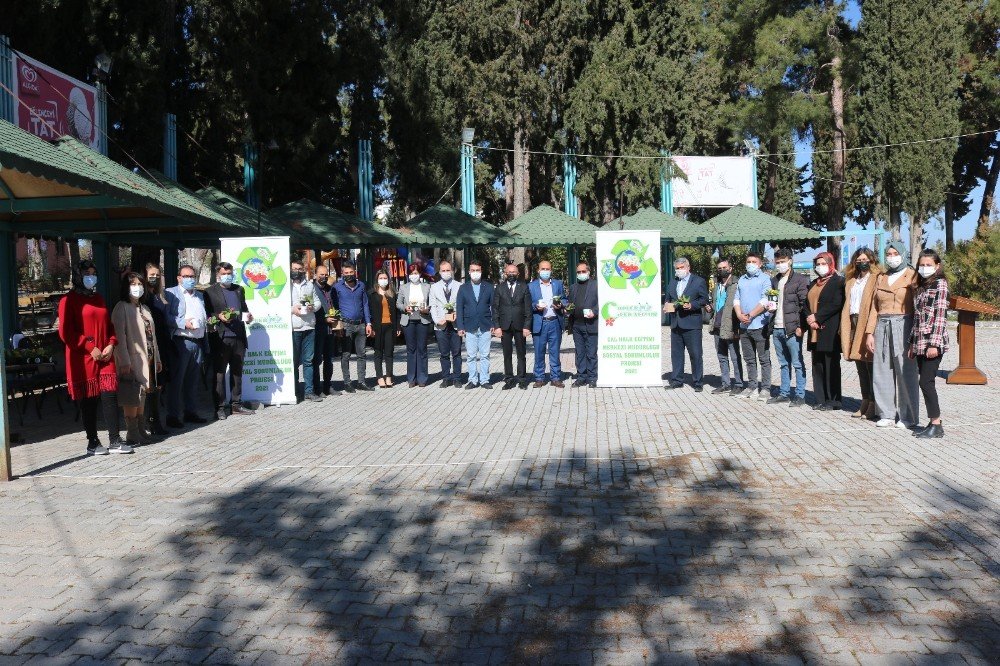 Çal’da Güçlü Proje: Çöplerimiz Çiçek Açıyor