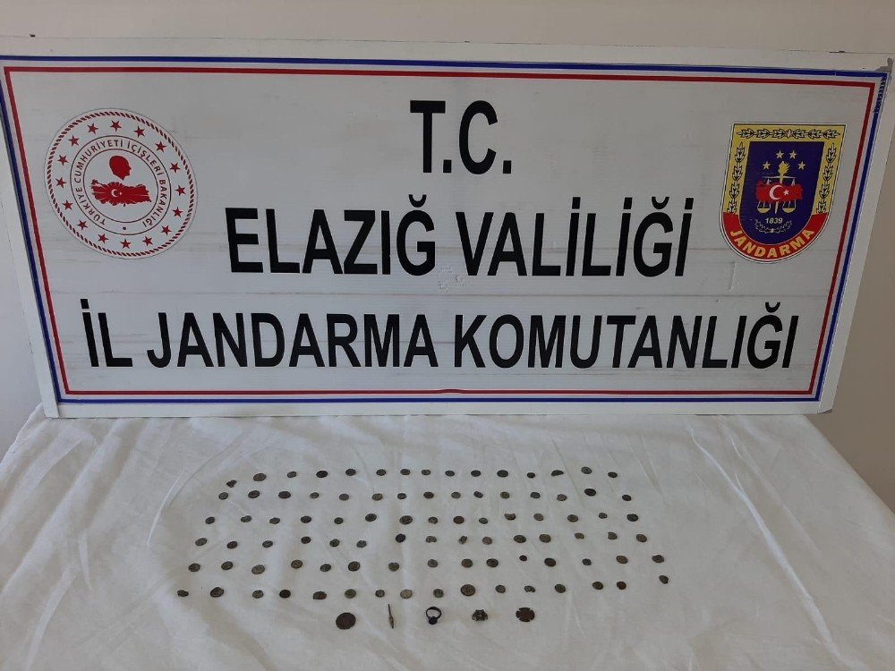 Jandarma Alıcılı Kılığında 103 Adet Tarihi Obje Ele Geçirdi