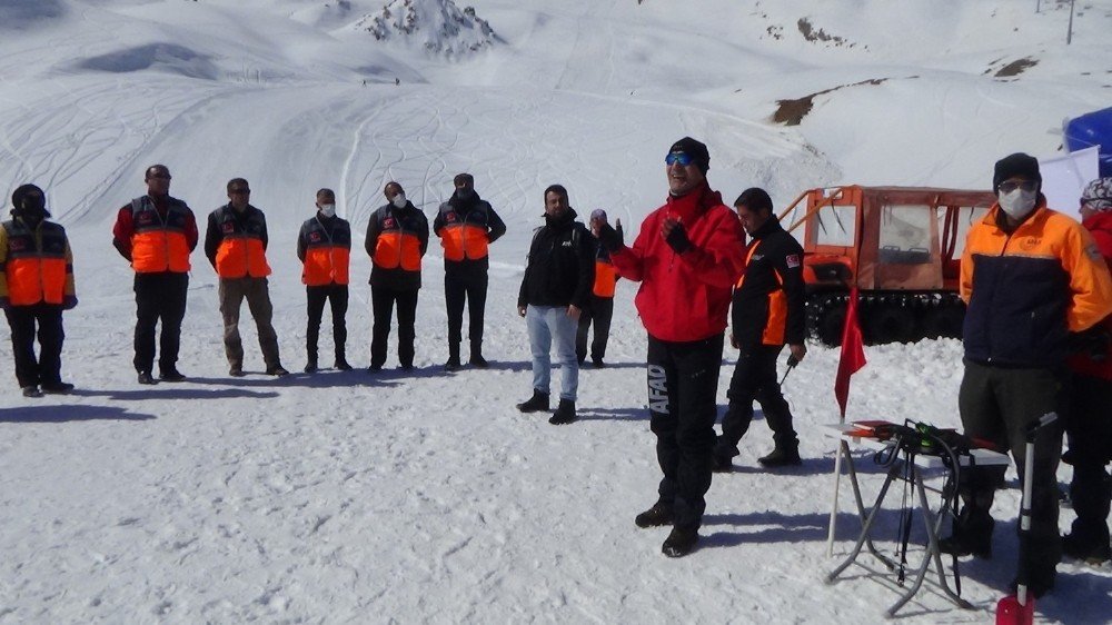 Hakkari’de Çığ Tatbikatı