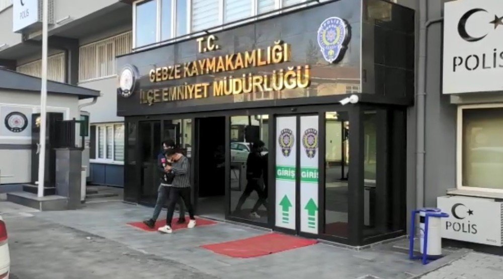 ’polisim’ Dedi, 210 Bin Tl Dolandırdı