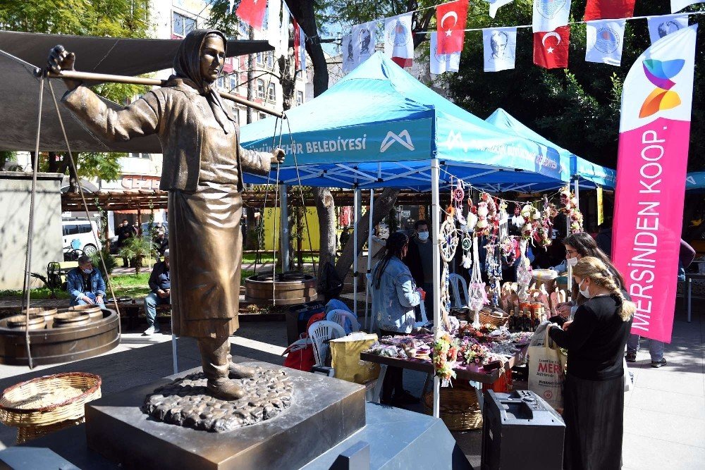 Mersin’de Kadın Üretici Kooperatiflerinin Standı İlgi Görüyor