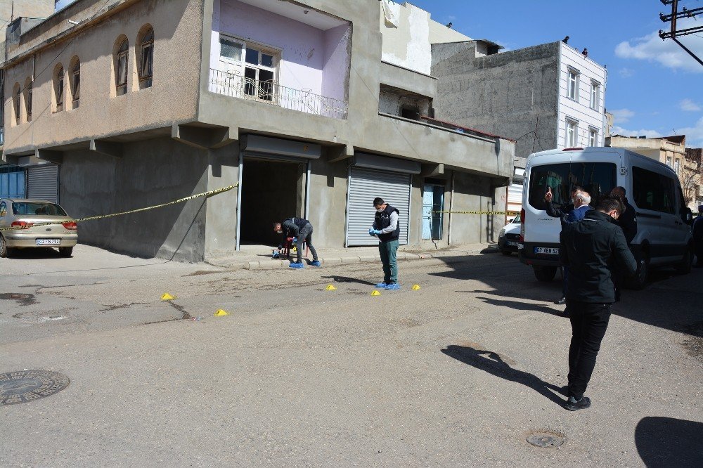 Siverek’te Eve Silahlı Saldırı Kamerada