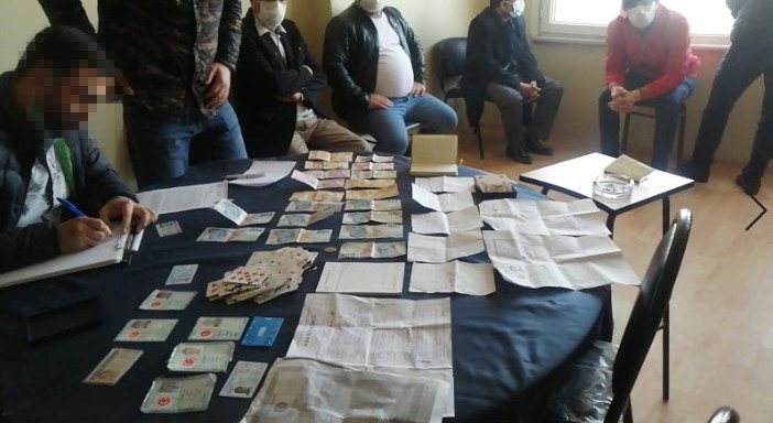 Silivri’de 3 Katlı İş Yerine Kumar Baskını Kamerada