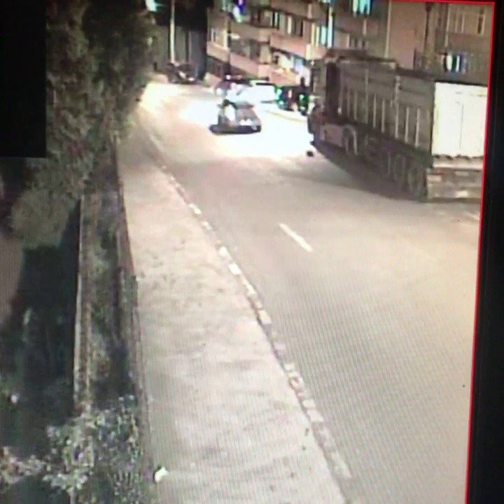 Freni Patlayan Tırın Dehşet Anları Güvenlik Kamerasında