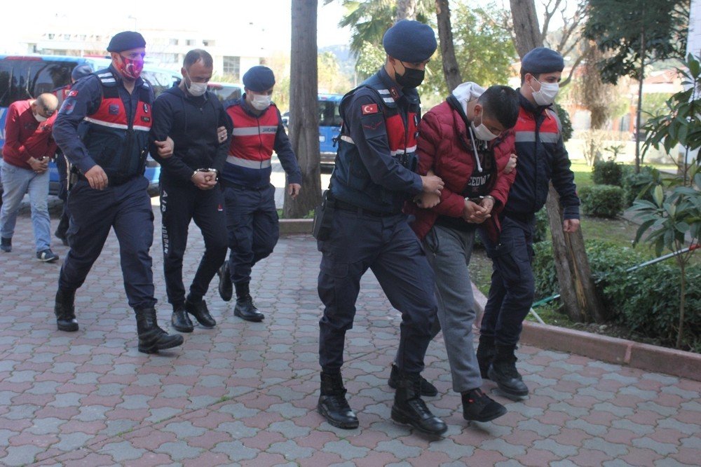 Antalya’da İnsan Kaçakçılığı İddiasına 11 Tutuklama