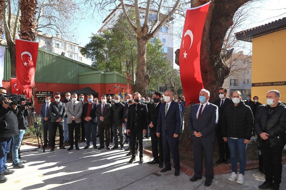 Büyükşehir, Usta Halk Ozanı Özay Gönlüm’ü Unutmadı