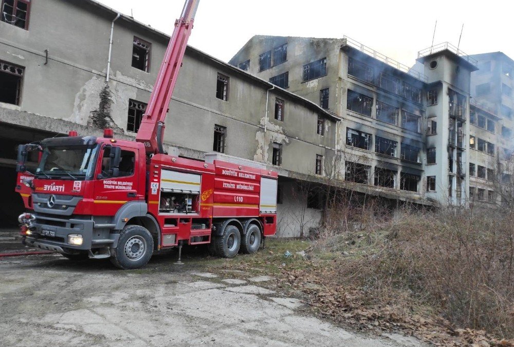 Eski Un Fabrikasında Yangın