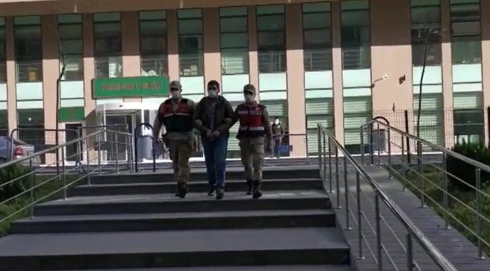 Pkk’lı Terörist Yol Kontrolünde Yakalandı