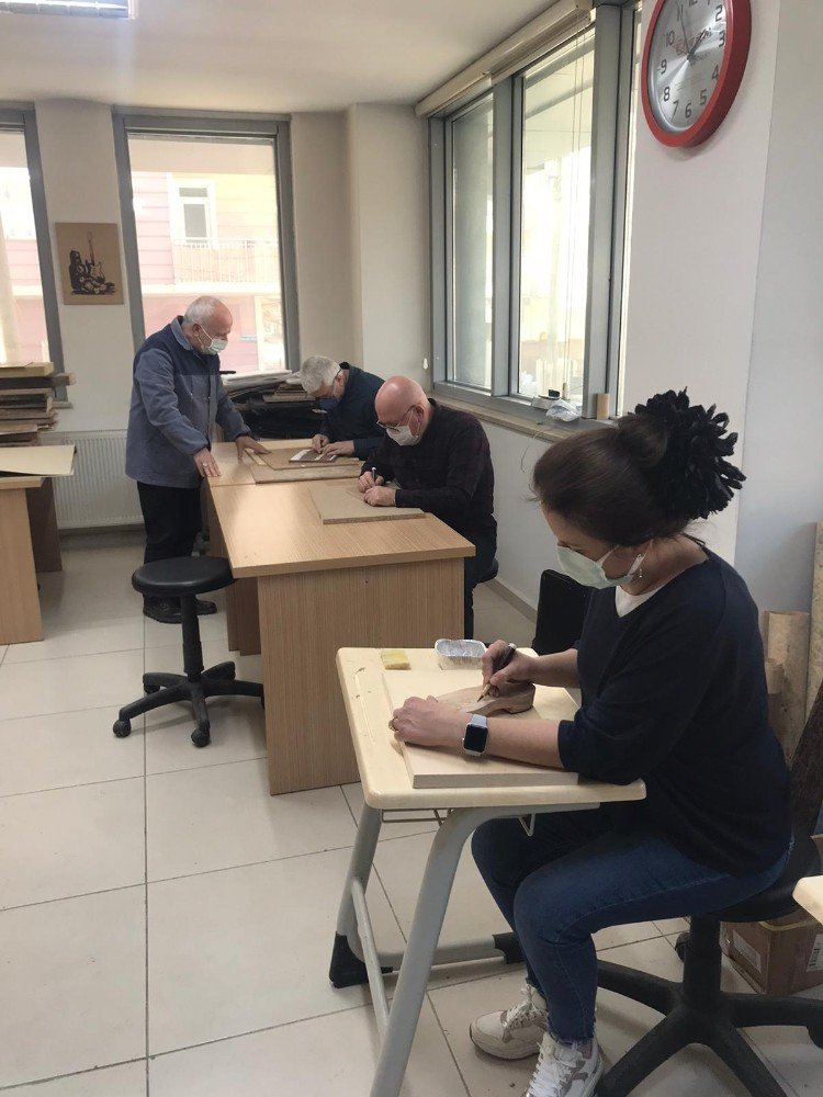 İ̇negöl Belediyesi’nde Kurslar Başladı