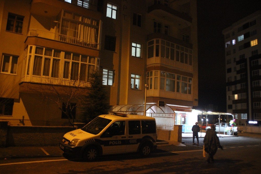Evinde Düşen 2 Çocuk Annesi Kadın Hayatını Kaybetti