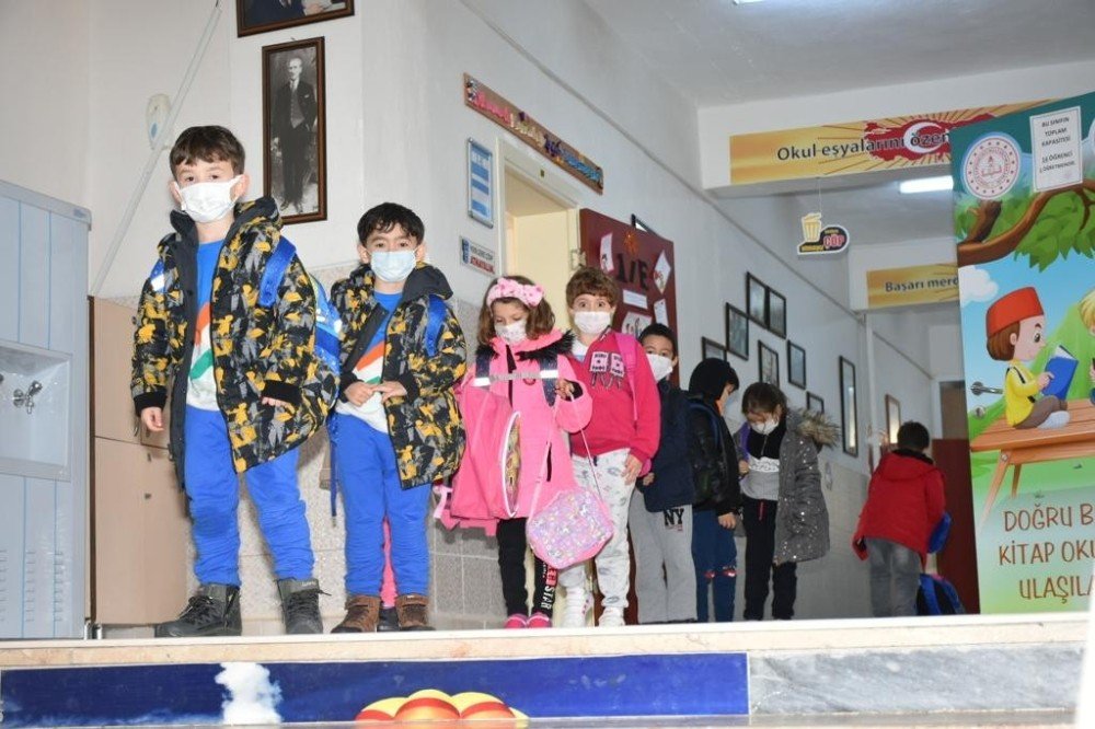 Bilecik’te 18 Bin 600 Öğrenci Yüz Yüze Eğitime Başladı