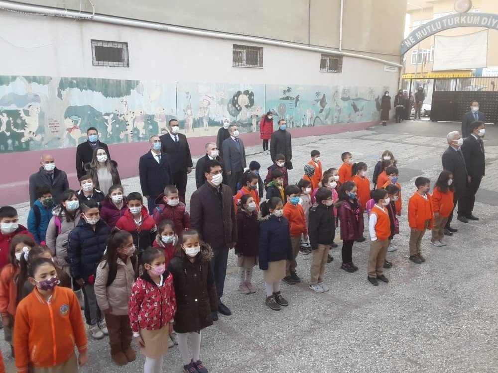 Kula’daki Okullarda Yüz Yüze Eğitim Başladı
