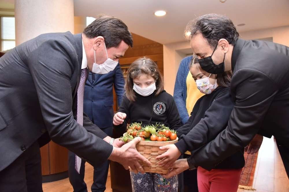 Başkan Hasan Kılca’ya “özel” Ziyaretçiler