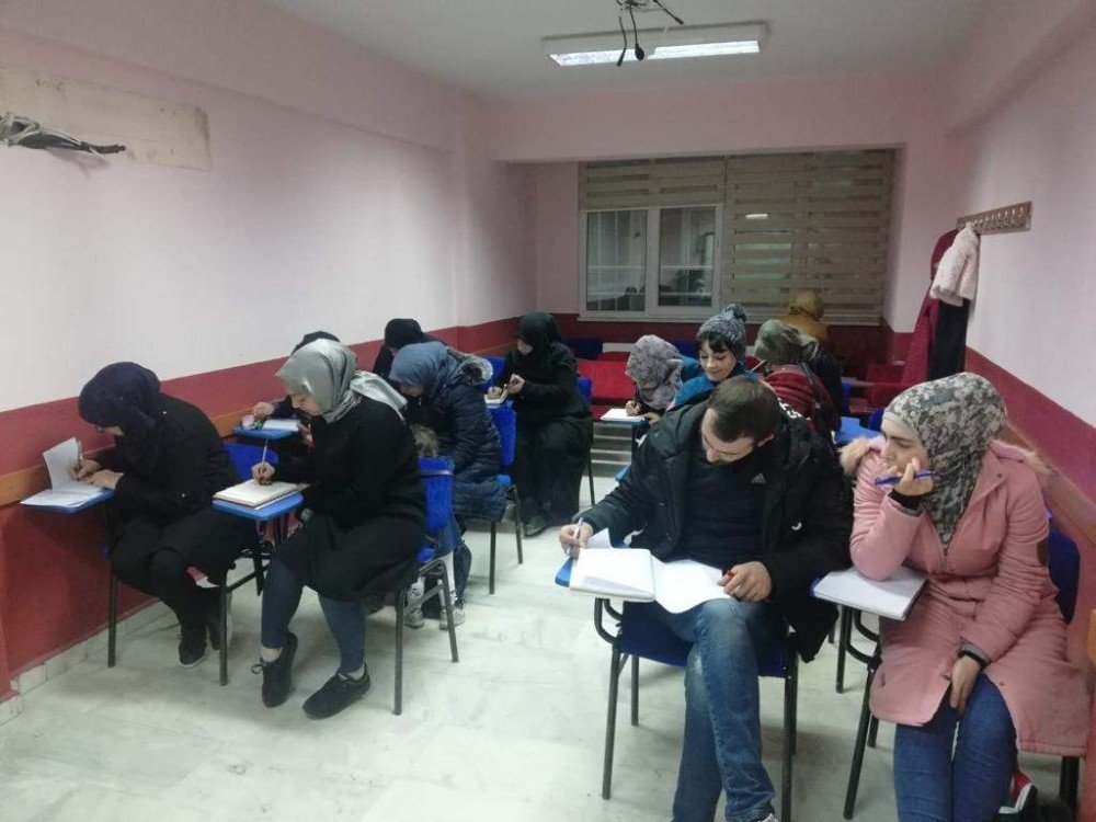 Nazilli’deki Yabancılar Türkçe Eğitim Aldı