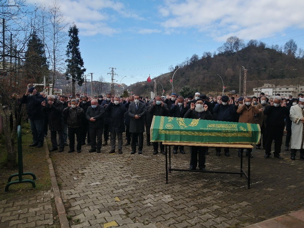 Rizeli Hayırsever İş Adamı Tahsin Usta, Babası Ve Oğlu Adına Yaptırdığı Okulda Son Yolculuğuna Uğurlandı