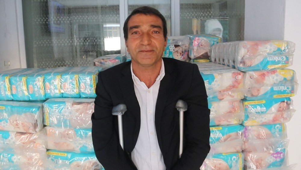 İ̇htiyaç Sahiplerine Tekerlekli Sandalye Ve Bez Desteği