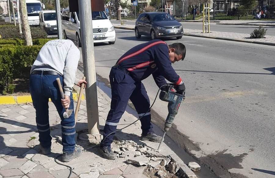 Soma Sokaklarında Bakım Onarım İşleri Devam Ediyor