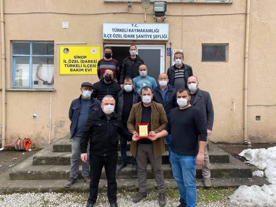 Türkeli Mhp’den Emekçilere "teşekkür" Plaketi