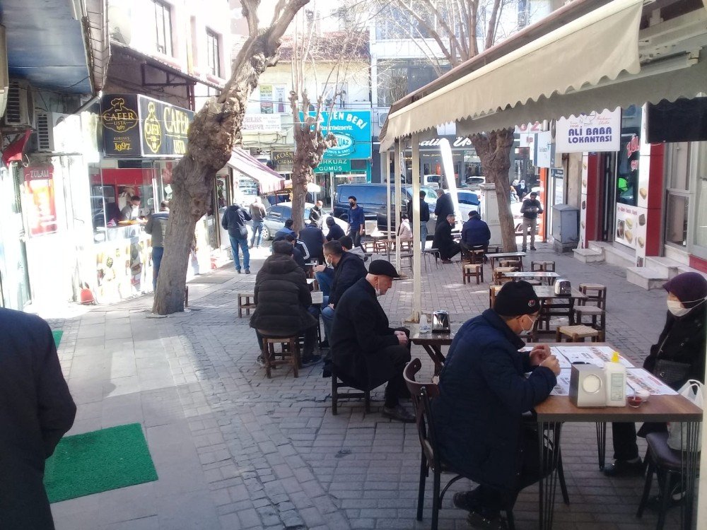 Lokanta Ve Restoranlar Açıldı Ama Vatandaş Tedirgin