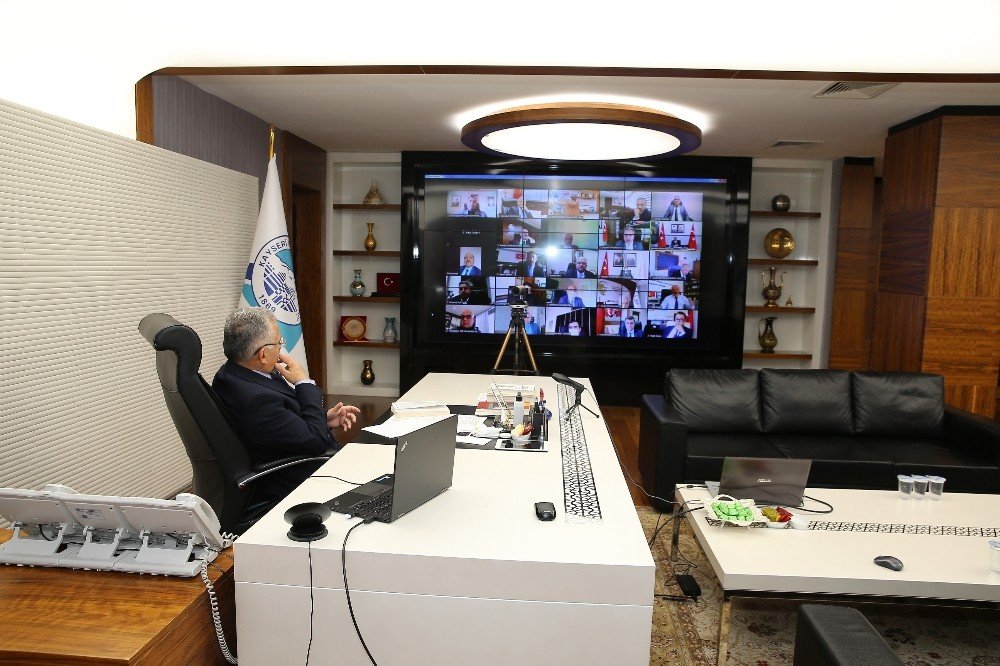 Başkan Büyükkılıç, Yeni Kontrollü Normalleşme Sonrasında İ̇l Pandemi Kurulu Toplantısı’na Katıldı