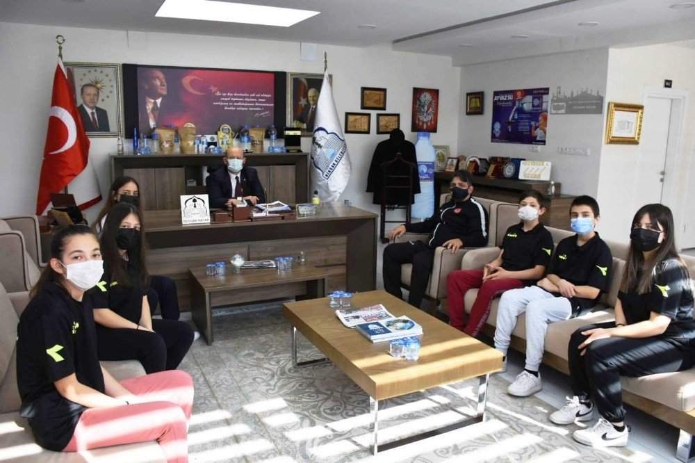 Başkan Özcan Taekwondoculara Başarılar Diledi