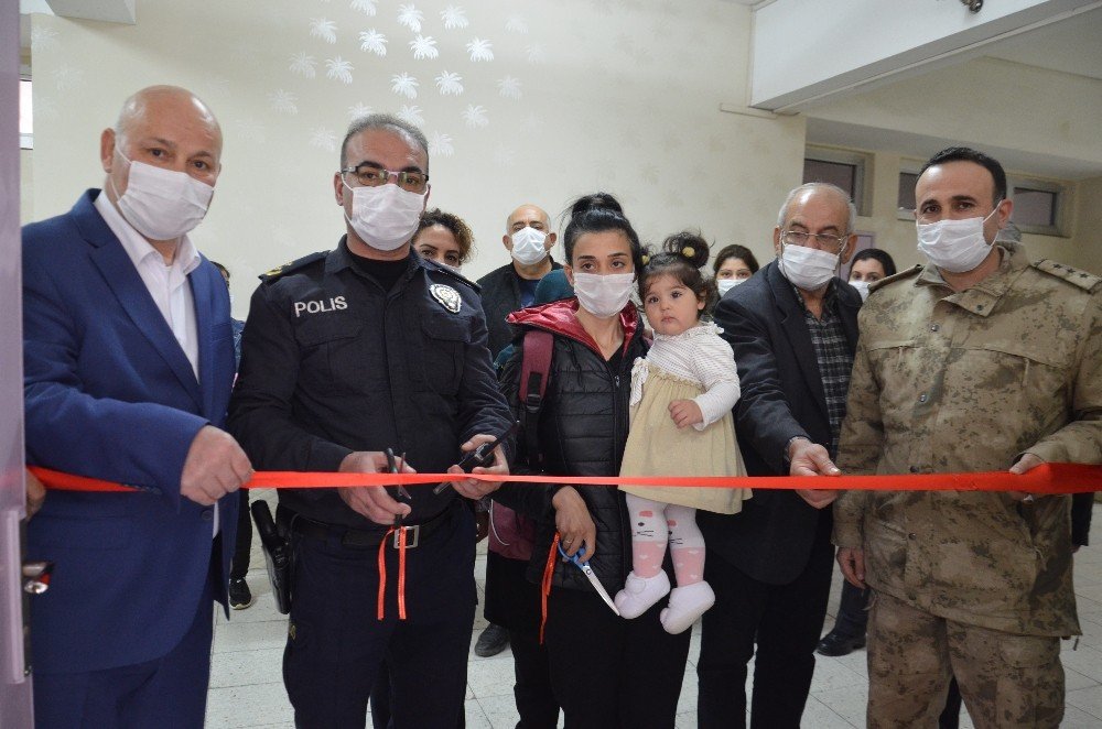 Şehit Polis Anıl Kemal Kurtul Adına Kütüphane Açıldı