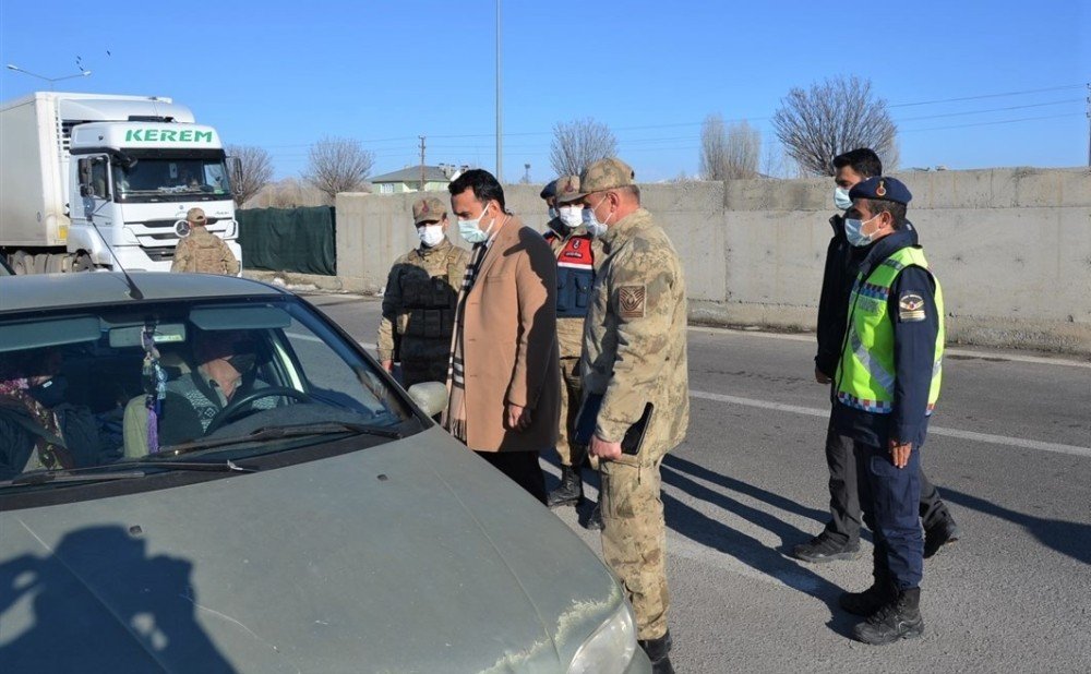 Kaymakam Çelik, Jandarma İle Beraber Denetim Yaptı