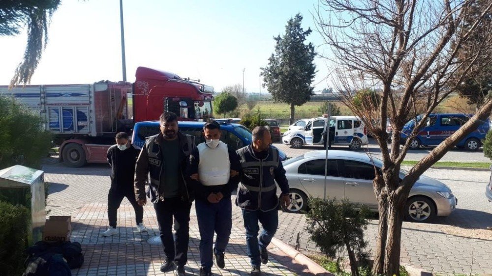 Adana’da Bir Eve Silahlı Saldırı Düzenleyen Şüpheli Tutuklandı