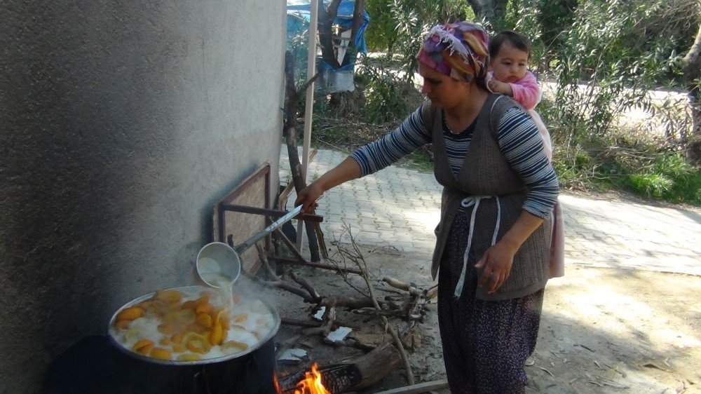 Turunç Tatlısı Kadınların Gelir Kapısı Oldu