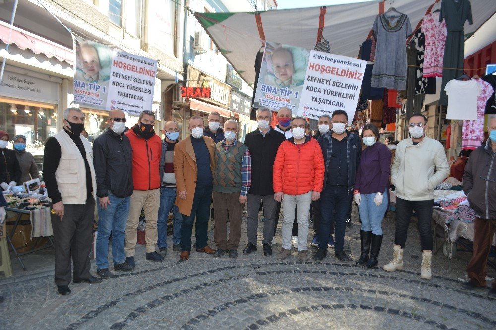 Sma Hastası Defne Bebek İçin Pazar Pazar Tezgah Açıp Yaptıklarını Satıyorlar