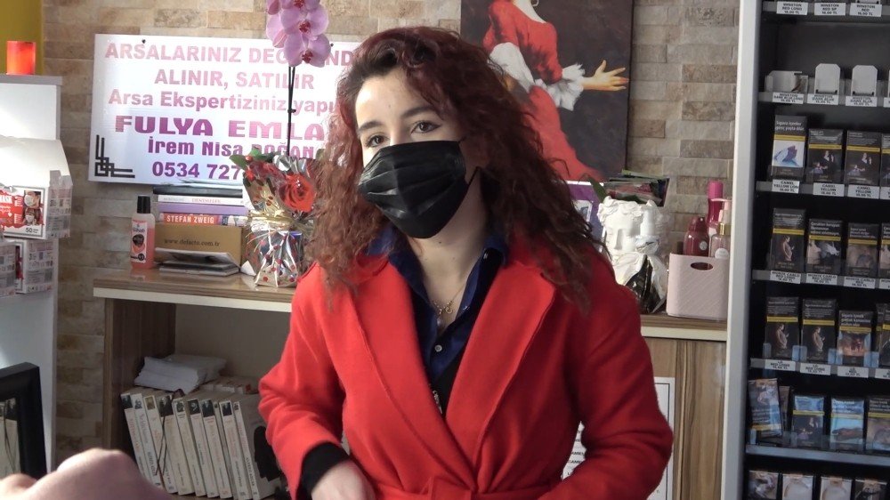 Büfede Maskesiz Yakalanan Kadın: “mümkün Değil Böyle Duramam, Siz De Duramazsınız”