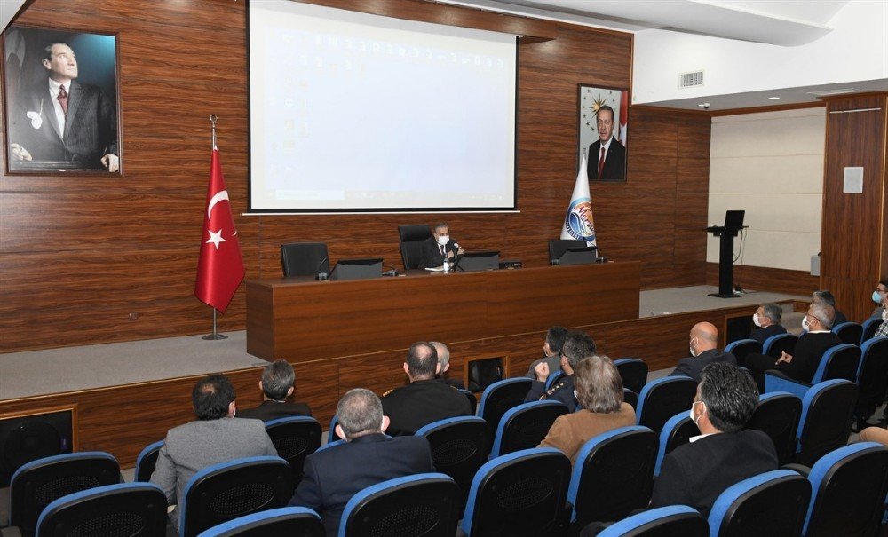 Mersin’de ’pandemi Bilgilendirme Toplantısı’ Yapıldı