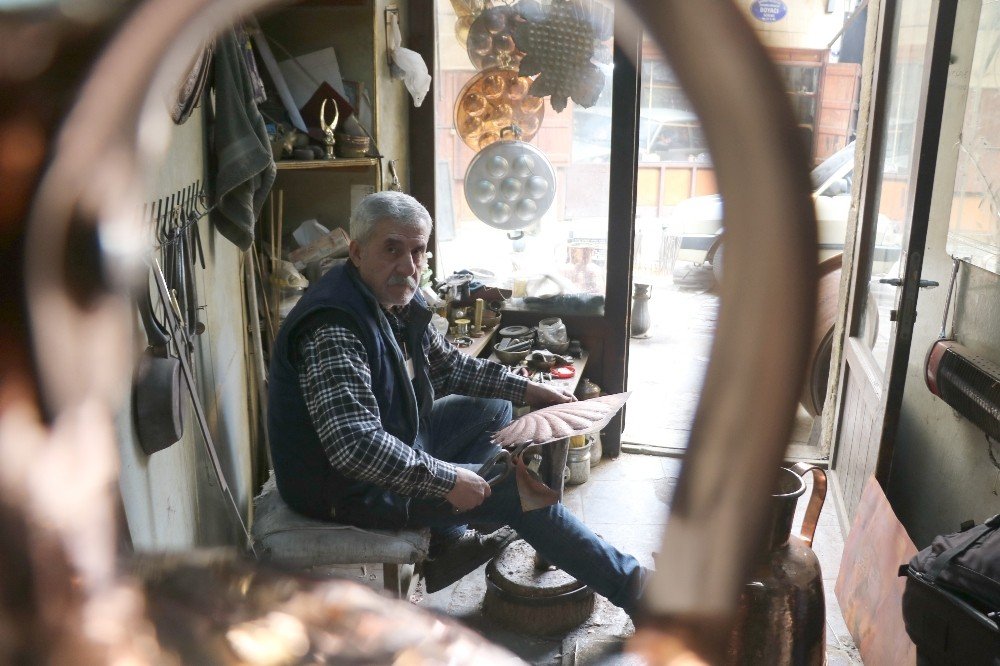 Savaşın Bitiremediği Meslek Aşkı