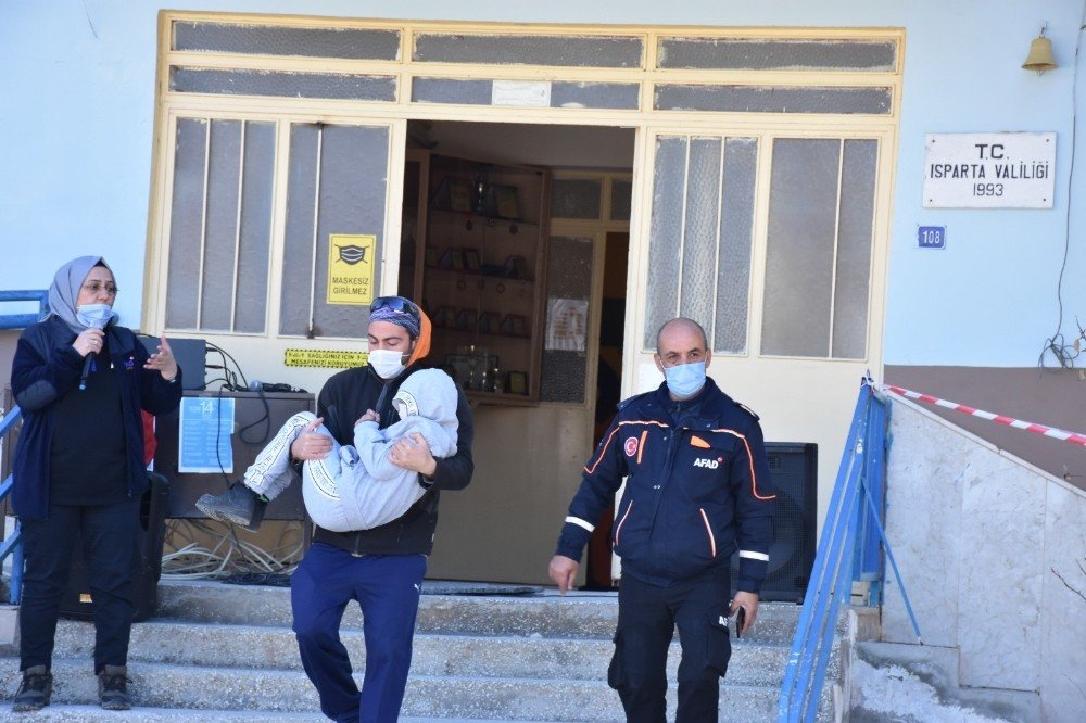 Isparta’da Öğrencilere Afet Eğitimi Verildi