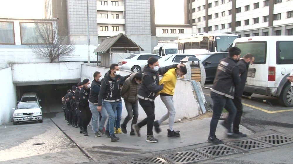 Uyuşturucu Operasyonunda Gözaltına Alınan 20 Şüpheli Adliyeye Sevk Edildi