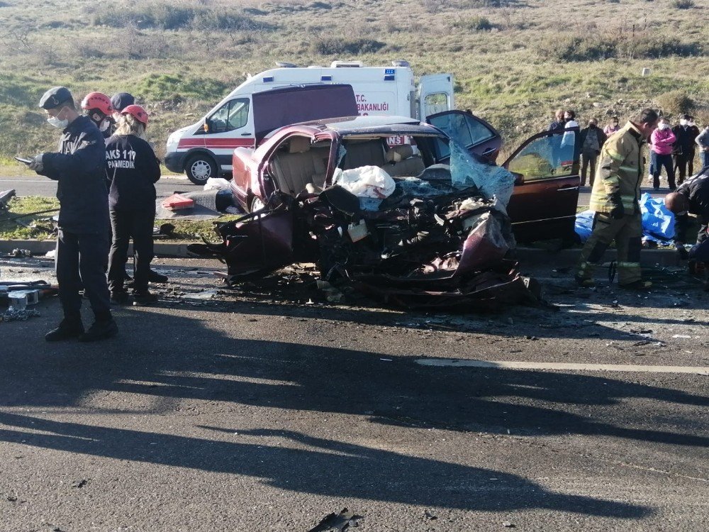 İ̇zmir’de Feci Kaza: 2 Ölü, 4 Yaralı
