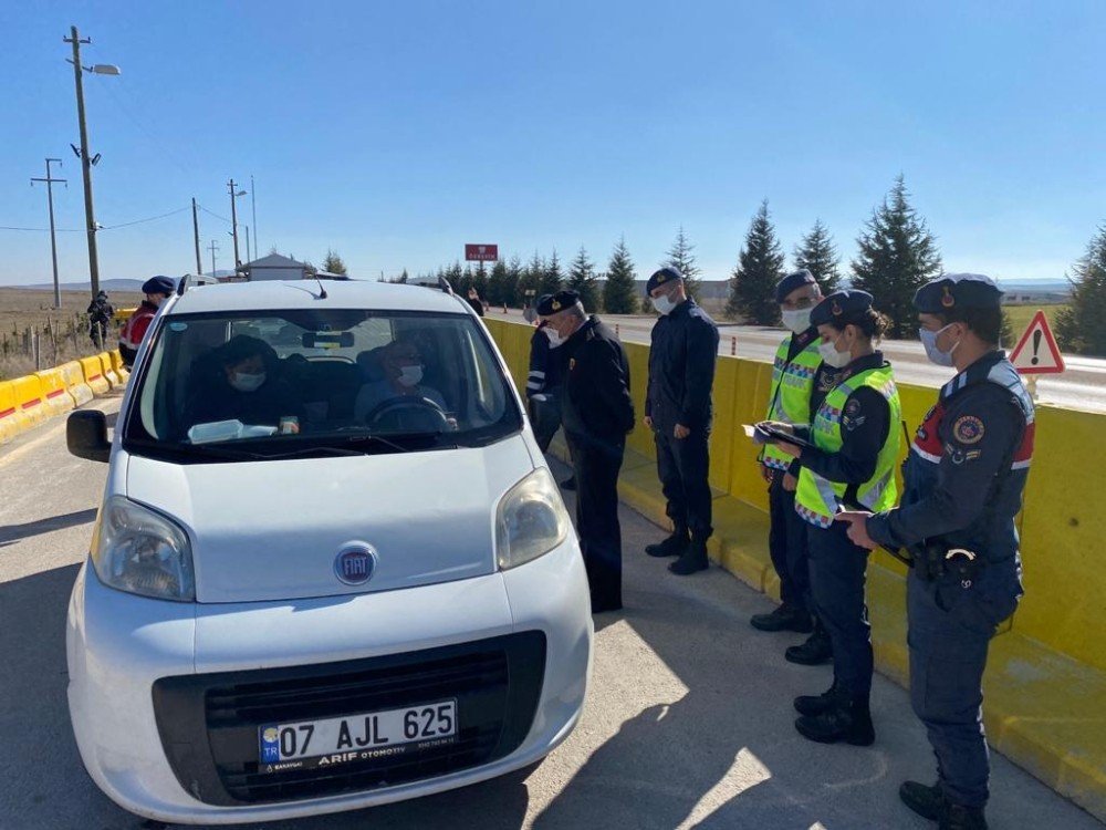 Jandarma Komutanı Atasoy Trafik Denetimine Katıldı
